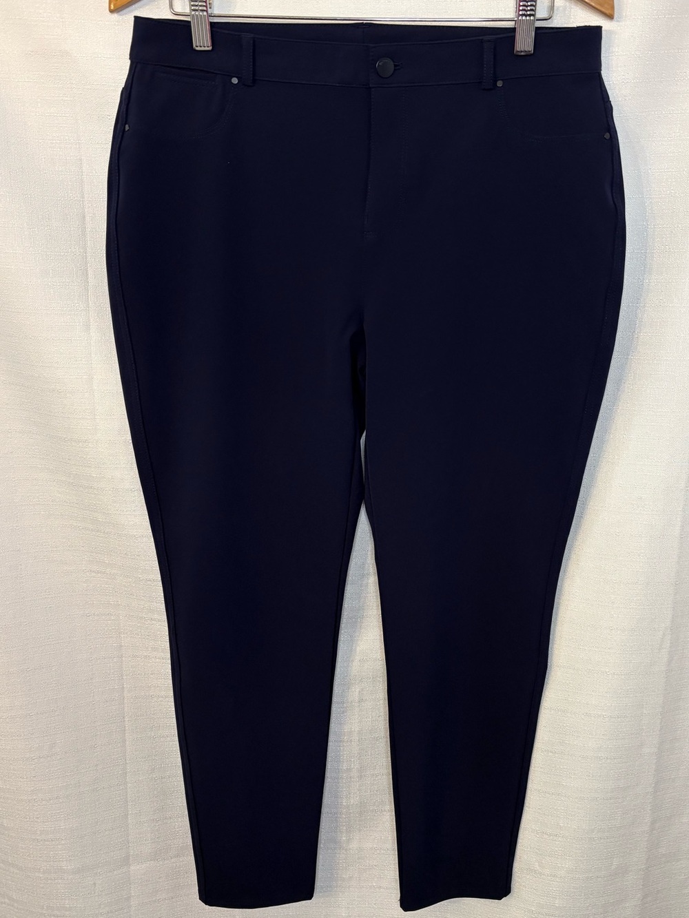 Chico’s women’s Classic Navy Stretch Pants